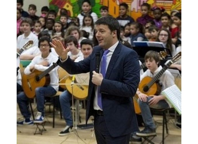 Il premier Renzi in visita a una scuola